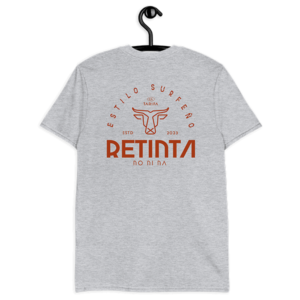 Comprar Camiseta "gris tinta" Estilo SURFeño RETINTA®️ - Surf, Skate & Snowboard - Tarifa, Cádiz. Detalle de percha ilustración espalda. Visita nuestra tienda online.