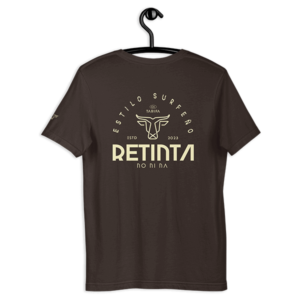 Comprar Camiseta "marrón arena" Estilo SURFeño RETINTA®️ - Surf, Skate & Snowboard - Tarifa, Cádiz. Detalle de percha ilustración espalda. Visita nuestra tienda online.