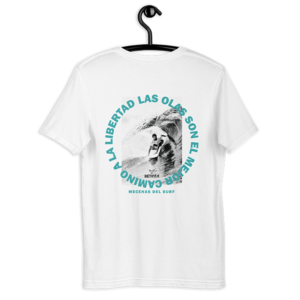 Camiseta blanca "Libertad" Edición limitada Crowdfunding de recompensa Retinta®️ Surf, Skate y Snowboard, marca de Tarifa, Cádiz. Ilustración en la espalda. Campaña "Born to be WIld surf project". Microfinanciación colectiva.