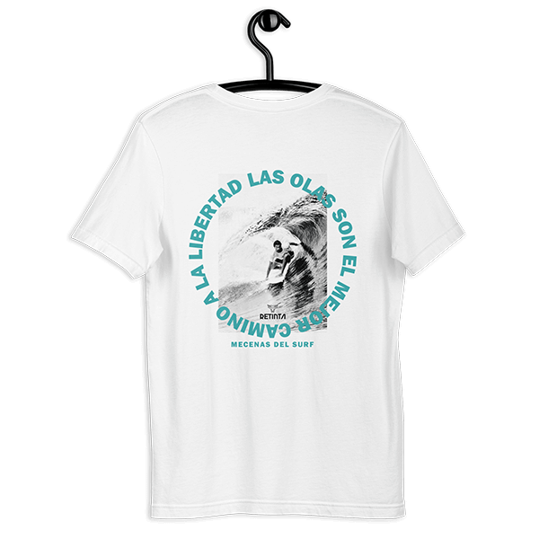 Camiseta blanca "Libertad" Edición limitada Crowdfunding de recompensa Retinta®️ Surf, Skate y Snowboard, marca de Tarifa, Cádiz. Ilustración en la espalda. Campaña "Born to be WIld surf project". Microfinanciación colectiva.